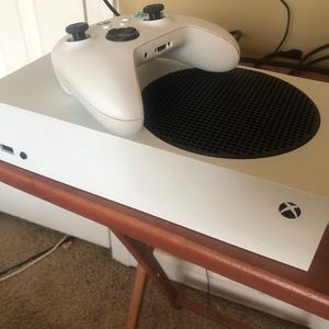 Selling My Xbox series S. Brand New.